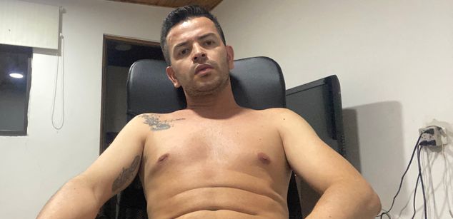 Model - Emilio Sanin asshole