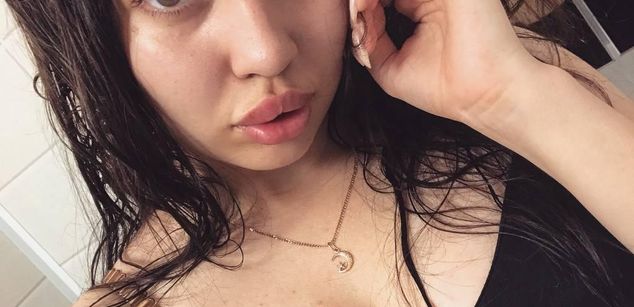 Model - rianna_soy kiss