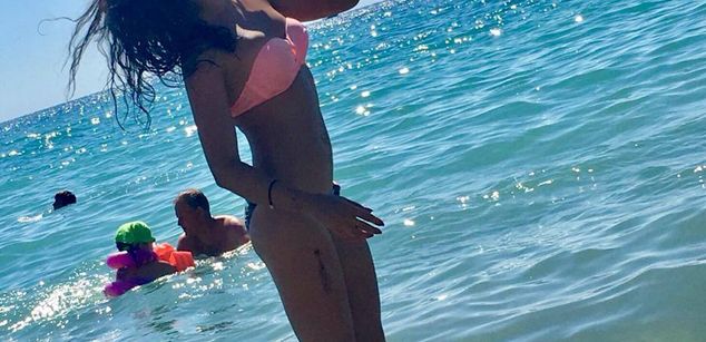 Model - Passionatekitty stockings