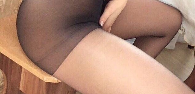 Model - Charlotta Apple girl