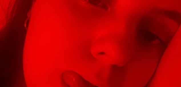 Model - Charlotta Apple girl