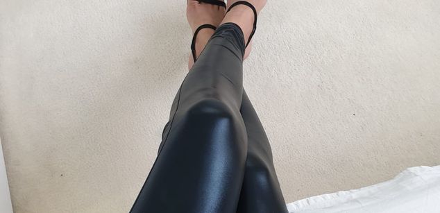 Model - Chloe Rocks feet