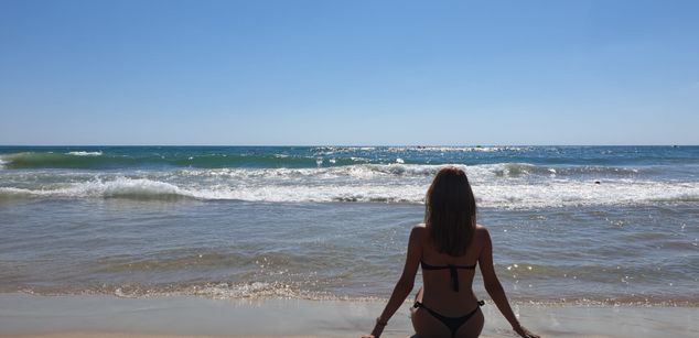 Model - Chloe Rocks feet