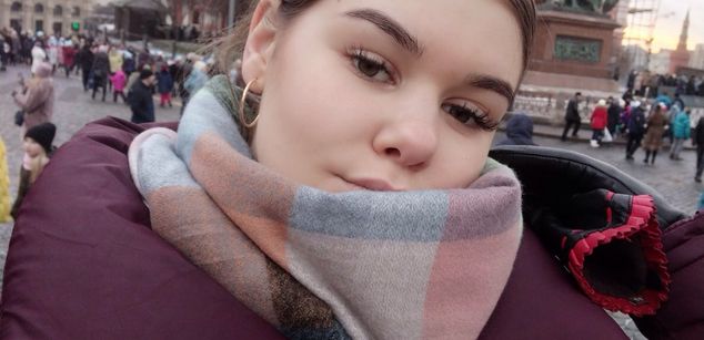 Model - Varvara partying