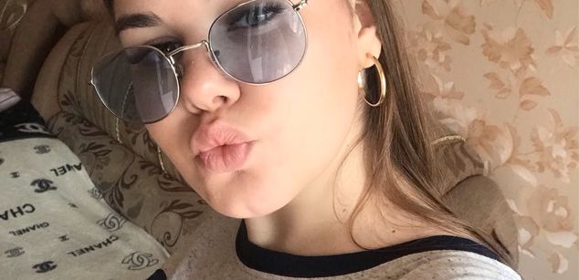 Model - Varvara partying