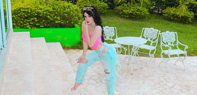 Model - EmilyPrada feet