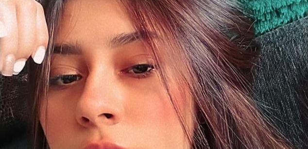 Model - Aibathomson zorra