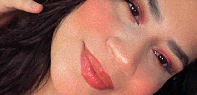 Model - Piera Jones horny