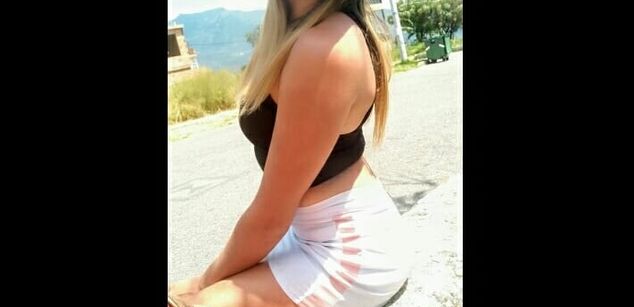 Model - MaddyAdams mojado