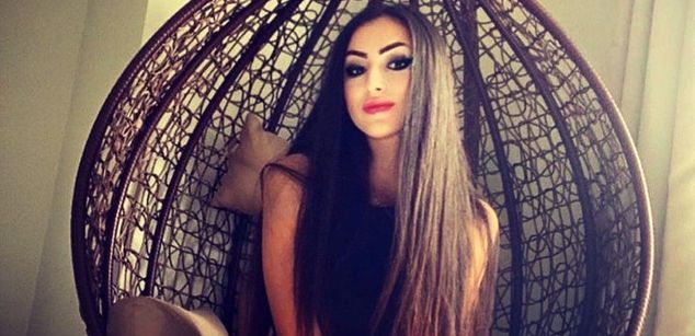 Model - Yasmin squirt