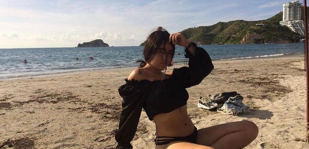 Model - Zoe Clark cum