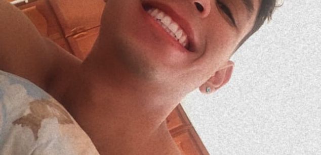 Model - andrew jonson AZOTES