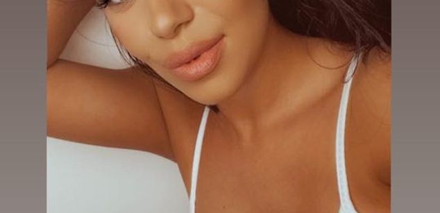 Model - AlyssaDawn dildo