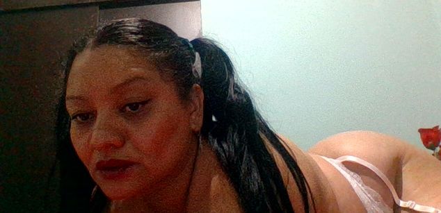 Model - Nelly Huge bigass