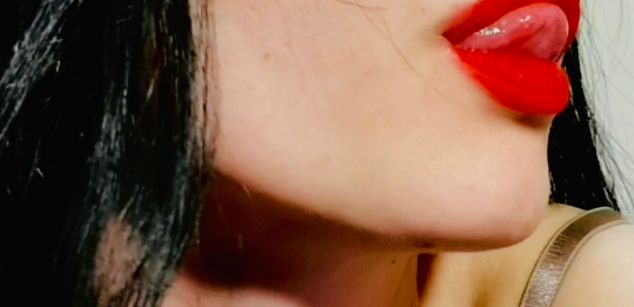 Model - AlisaiKot squirt