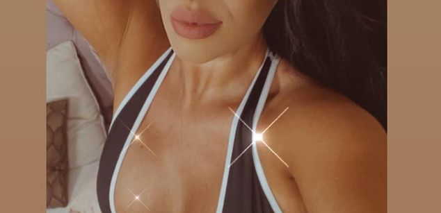 Model - AlyssaDawn dildo