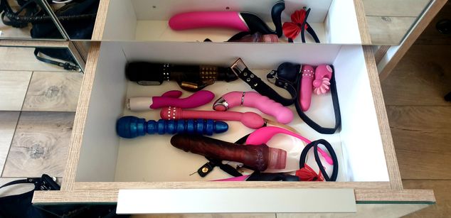 Model - NaughtyDivaMadeinHell boobies