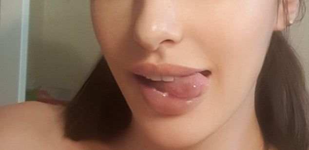 Model - AlyssiaJade smoking