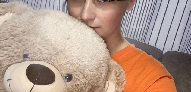 Model - Lea Teras spank