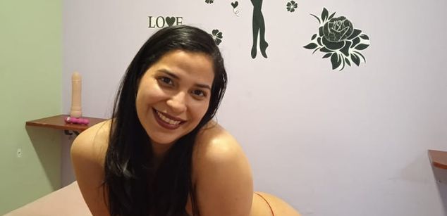 Model - shopia.cami squirt