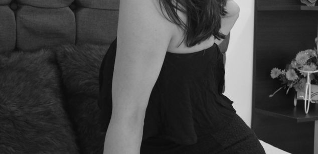 Model - Ella_Bell slave