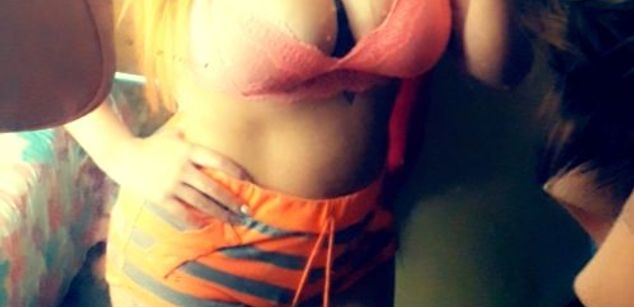 Model - BustyNatural4U slave