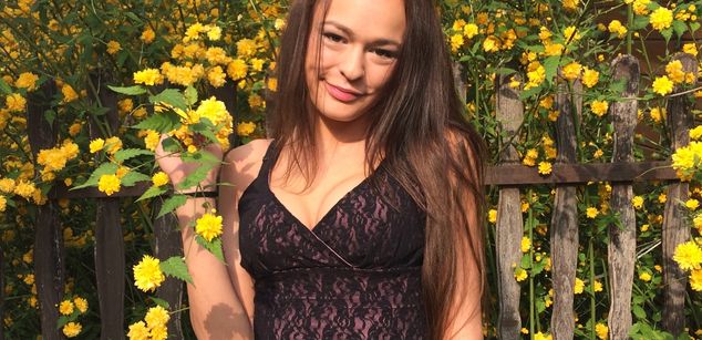 Model - Helens Heaven brunette