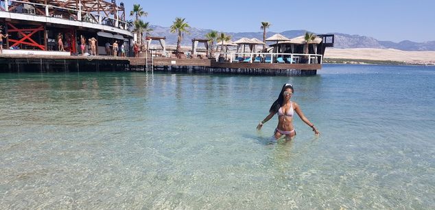 Model - BlackVelvetX masturbation