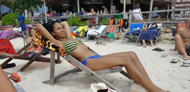 Model - BlackVelvetX masturbation