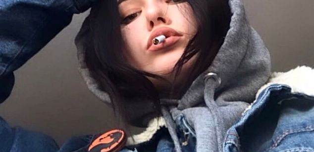 Model - Effie Grayy masturbation