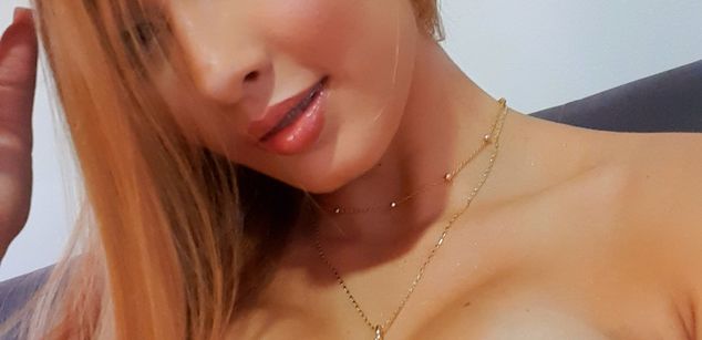 Model - Bianca Brunni squirt