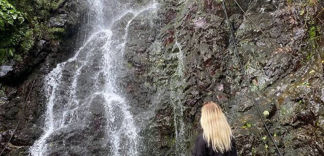 Model - AppleBrandy heels