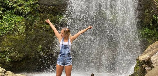 Model - AppleBrandy heels