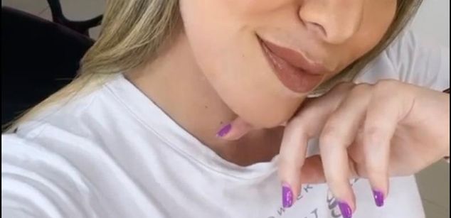 Model - Nina Parker bigboobs