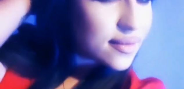 Model - SkylerWhite oil