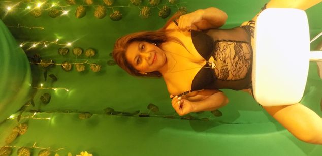 Model - Samantha Pink naughty