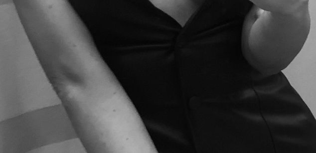 Model - Daria Nova brunette