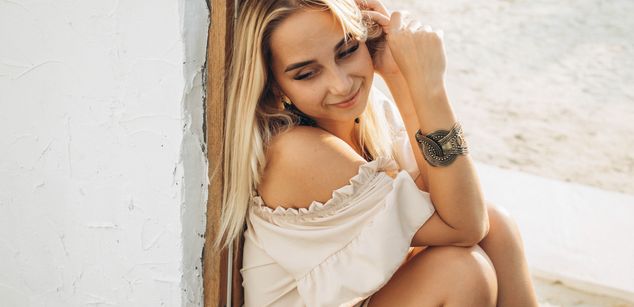 Model - AppleBrandy heels