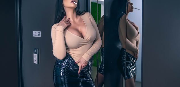 Model - AngeliqueNoir fetish