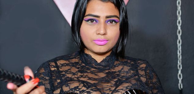 Model - KataBoswell bondage