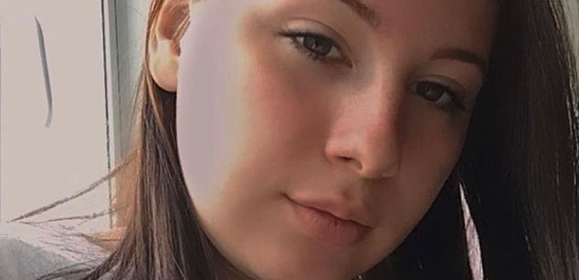 Model - BettiStoun bigboobs