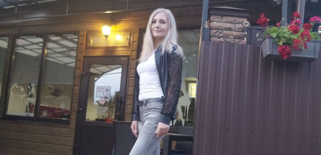 Model - Milana Blonde