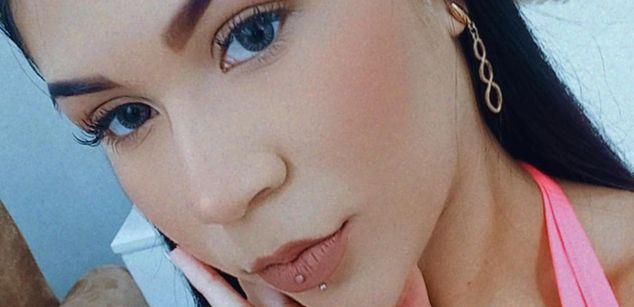 Model - Amara_Peyton pussyplay