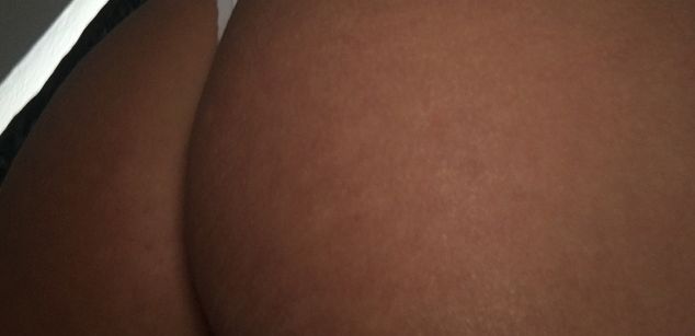 Model - PeachyPXx bikini