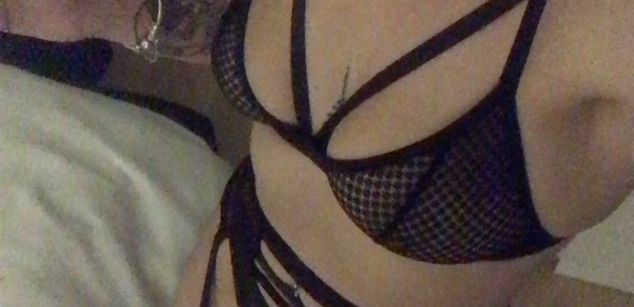 Model - PeachyPXx bikini