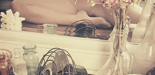 Model - Raeleigh genuine