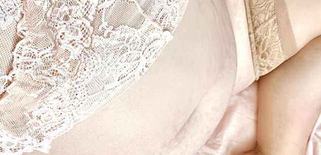 Model - Lauren Parker conversation