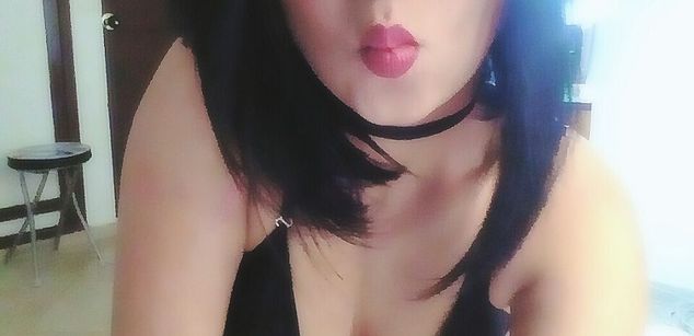 Model - Brenda Maxwell cum