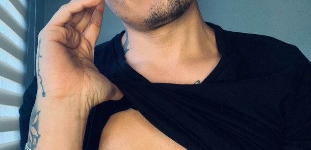 Model - M3L0C0T0N dildo