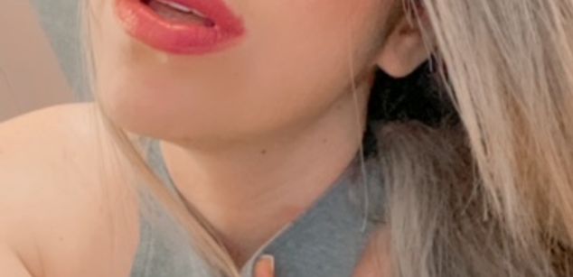 Model - Nina Parker bigboobs